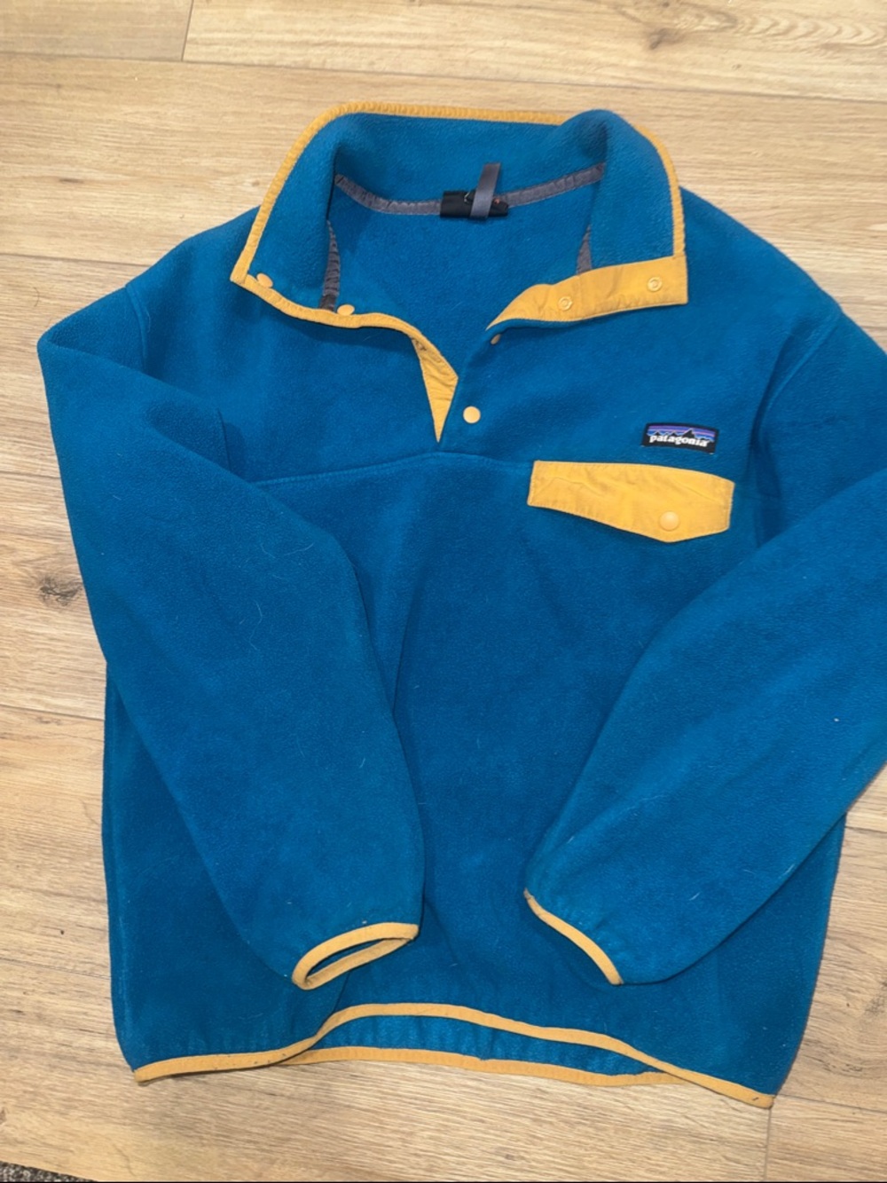 Patagonia Teal and Mustard Synchilla Snap Fleece  Pullover men’s Medium